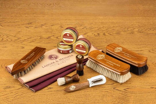 Langer & Messmer Wooden Valet Box Freiburg (With 12 Piece Shoe Care Set) nut